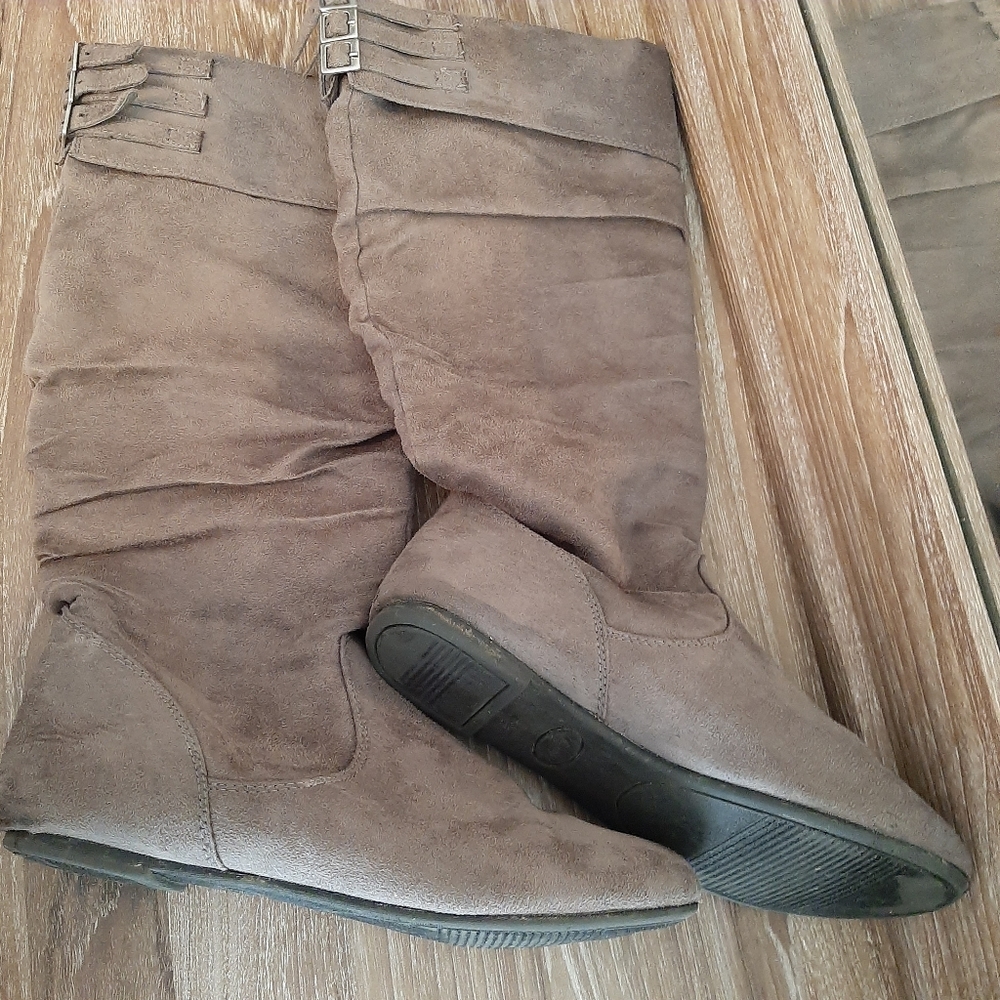 Women's Tall Slip On Boots